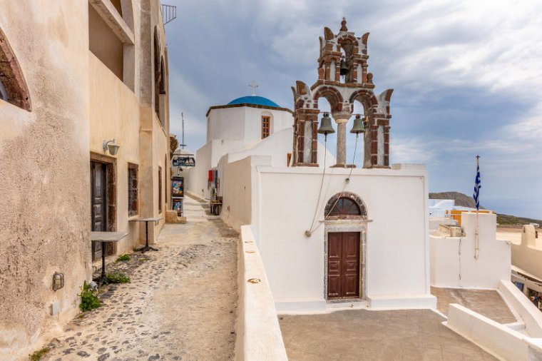 109 Santorini, Pyrgos, Kerk van Agios Nikolaos.jpg